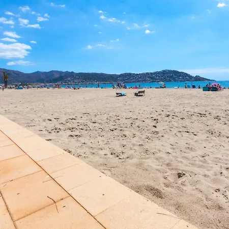 Cap Mestral By Interhome